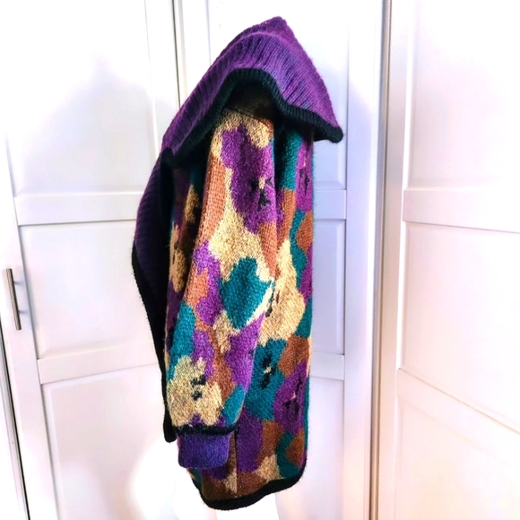 Chunky Abstract Cardigan - Picture 5 of 7